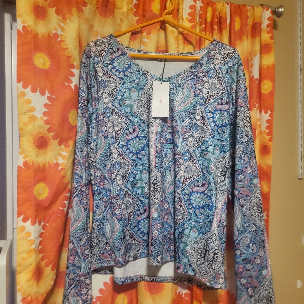 Nwt Charming Charlies Blue and White Paisley Long Sleeve Top